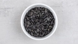 Хирурги из Хабаровска спасли годовалую девочку с крошечным семечком в бронхах