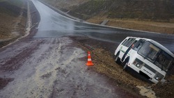Прокуратура и СК начали проверку после ДТП с автобусом на Курилах