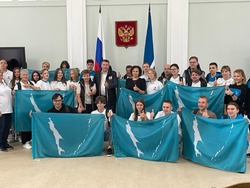 Флаги Сахалинской области вручили 30 участникам сборной команды WorldSkills