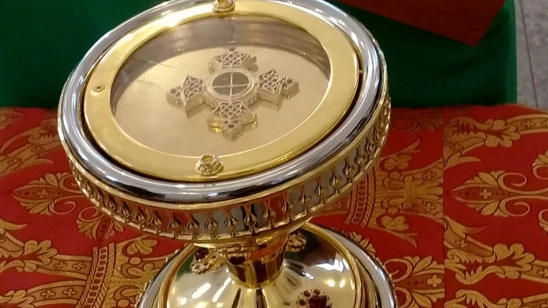 Храм у железнодорожной больницы в Южно-Сахалинске обрел православную святыню