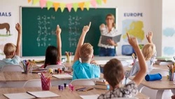 Жителям Сахалина рассказали интересные факты о школьном обучении 