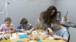 Детей с ОВЗ обучают с помощью уникальной арт-терапии на Сахалине