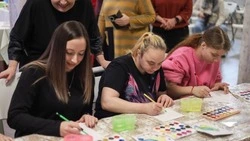 В Корсакове будущим мамам устроили праздник с аудиопосланием от малыша и мастер-классами