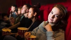 Бесплатное кино для будущих мам: в Анивском районе запустили кинопоказы по карте сахалинца