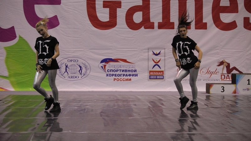 14 медалей везут из Сочи воспитанницы сахалинской школы танца и черлидинга