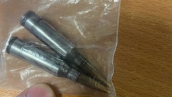 Пожилой сахалинец пришел в Дом правосудия Южно-Сахалинска с двумя патронами для автомата Калашникова