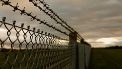 На Сахалине под административный надзор попал освободившийся из колонии педофил