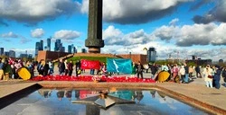 Сахалинский парапутешественник принял участие в акции в честь Дня Победы в Москве