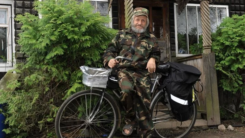 Белорусский таксидермист на велике и в сланцах едет на Сахалин