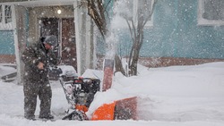 Почистить 300 дворов от снега планируют в Южно-Сахалинске 22 февраля