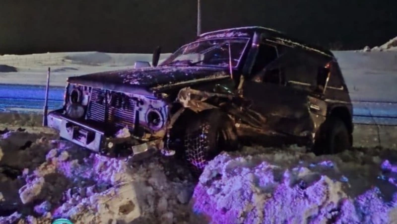 Машины всмятку: пять человек пострадали в ночном ДТП в Холмске