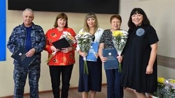   Работников торговли наградили в Поронайском районе в преддверии праздника