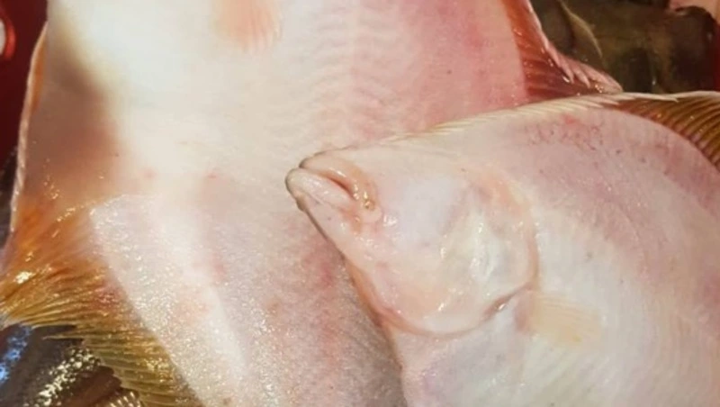 Рыбу по 80 рублей за килограмм предложили жителям Поронайска утром 11 октября 