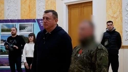 Валерий Лимаренко вручил награды сахалинским бойцам в Шахтерске в ДНР
