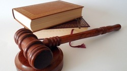 Суд признал незаконным увольнение сотрудника ЖКХ в Углегорске
