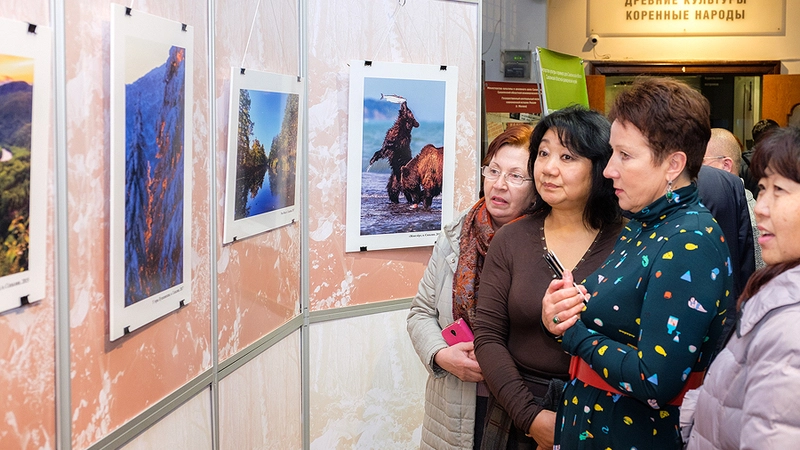 В Сахалинском краеведческом музее открылась выставка Даниила Дёмкина