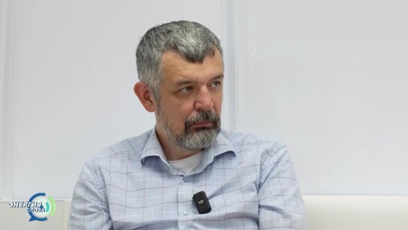 Как нейросети могут помочь современному образованию? Подкаст «Энергия слова» с Алексеем Половинкиным