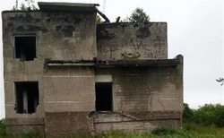 Девочка выпала с балкона заброшенного дома в Поронайске