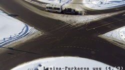 Два автомобиля столкнулись на кольце на Ленина-Пуркаева в Южно-Сахалинске 13 февраля