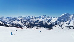 Сборная Сахалина по горным лыжам тренировалась на Эльбрусе с 4 часов утра