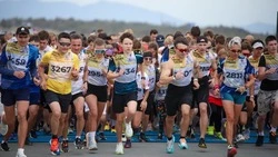 Порядка тысячи бегунов поучаствовали в «Кроссе Нации» на Сахалине