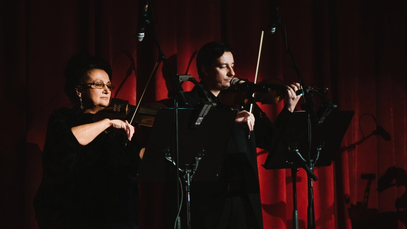 Ансамбль «Дивертисмент» погрузил сахалинцев в мир кино