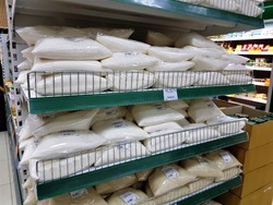 Сахар по 72 рубля: мониторинг цен на продукты в Сахалинской области на 28 марта