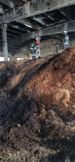 Заброшенный ангар вспыхнул в Тымовском 20 мая