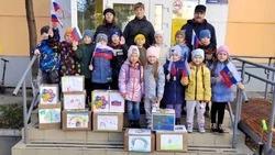 Малыши из Поронайска подарили пайки и теплую одежду мобилизованным