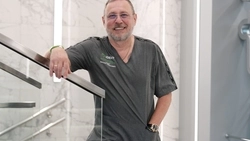 Быстро вернуть зубы сахалинцам могут в Международном центре имплантологии iDent