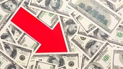 Курс доллара к рублю упал ниже 72 впервые с февраля 2023 года
