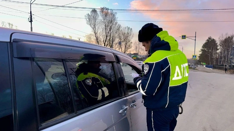 Госавтоинспекторы за сутки остановили 12 водителей без прав на Сахалине 