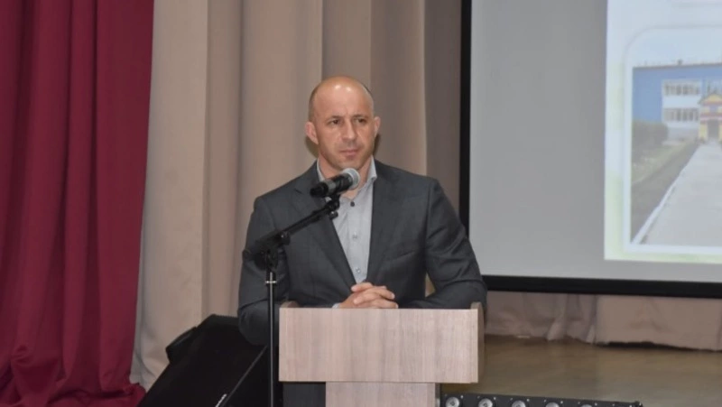 «Важнейший индикатор общественного мнения» — мэр Долинского округа Александр Тугарев о прямой линии