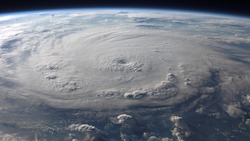 Мощный циклон накроет Северные Курилы. Жителей предупредили об опасности