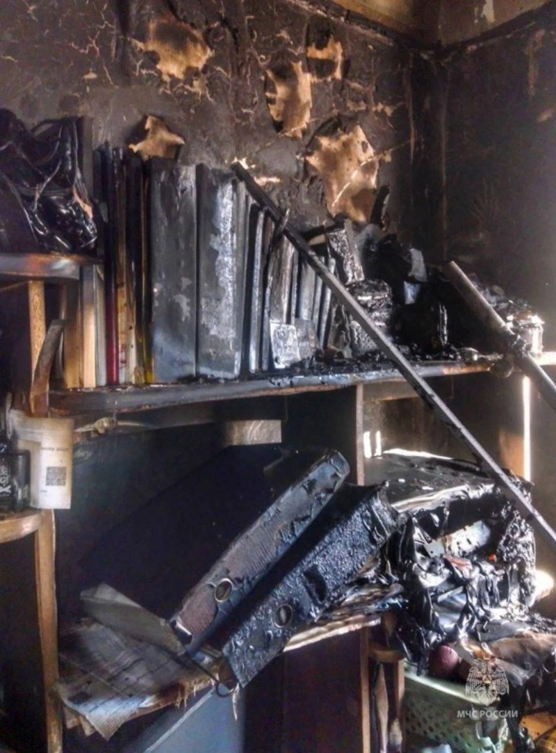 В Кургане из-за игры ребенка с домиком едва не сгорел подъезд пятиэтажки