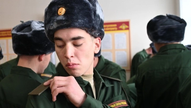 Более 10 тысяч новобранцев прибыло в войска ВВО по итогам осеннего призыва