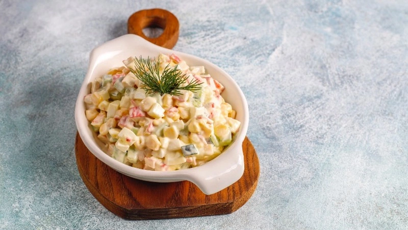 Стародубова: срок хранения оливье не должен превышать двое суток