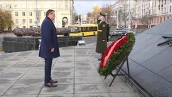 Валерий Лимаренко возложил цветы павшим героям в Республике Беларусь  