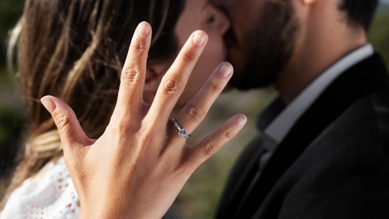 Каждый третий житель Южно-Сахалинска считает, что ребенка можно рожать вне брака