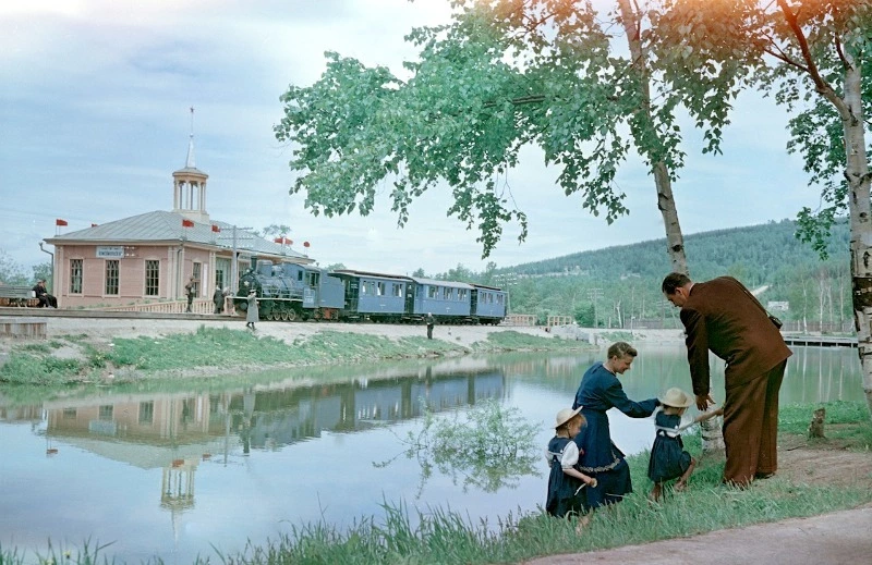 Подарок японского принца или бумзавода: раскрываем тайны озера Верхнего