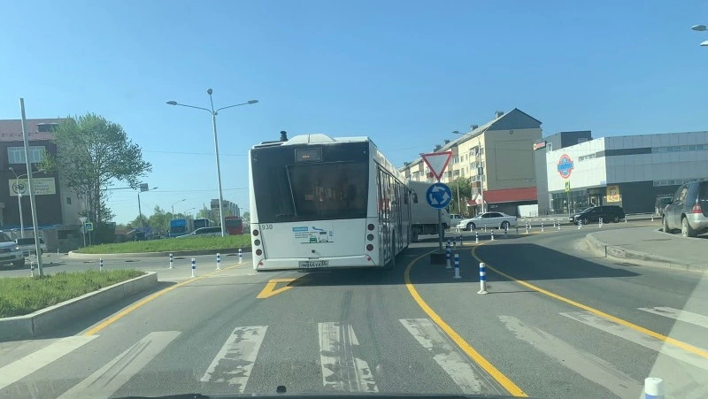 Водители не одобрили новую разметку на кольце Ленина — Украинская в Южно-Сахалинске