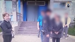 Минимум 10 ударов: сахалинку обвинили в убийстве сожителя ножом 