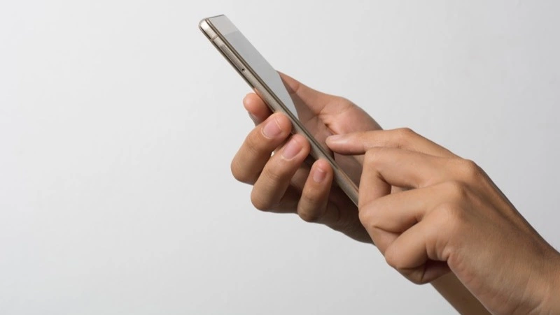 У мужчины украли телефон и 34 тысячи рублей с банковского счета в Южно-Сахалинске