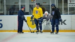 Тренера «Сахалинских Акул» признали лучшим по мнению болельщиков