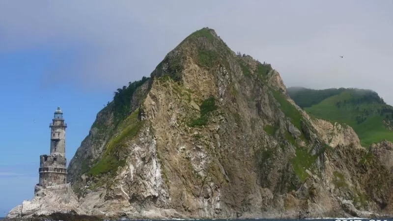 На маяк Анива запустят небольшой катамаран. Путь удлинится в несколько раз