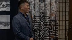 «Я рисую музыку»: выставка алтайского художника открылась в Южно-Сахалинске