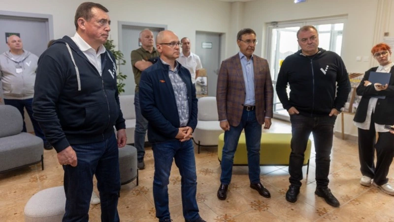 Сергей Кириенко и Валерий Лимаренко посетили филиал фонда «Защитники Отечества»