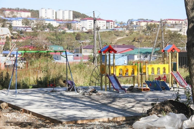 Ремонт в рамках проекта «1000 дворов» завершается в Корсакове