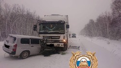 Пенсионер погиб в аварии с грузовиком на автодороге Южно-Сахалинск — Оха 14 декабря 
