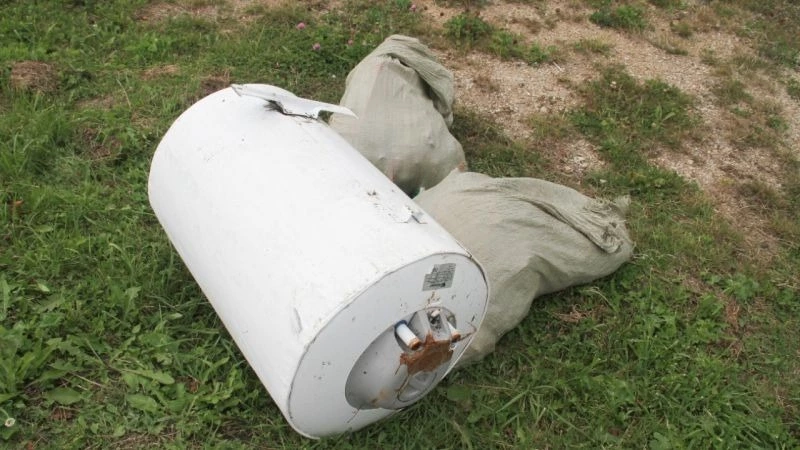 Водонагреватель нашли корсаковские школьники во время акции по уборке мусора